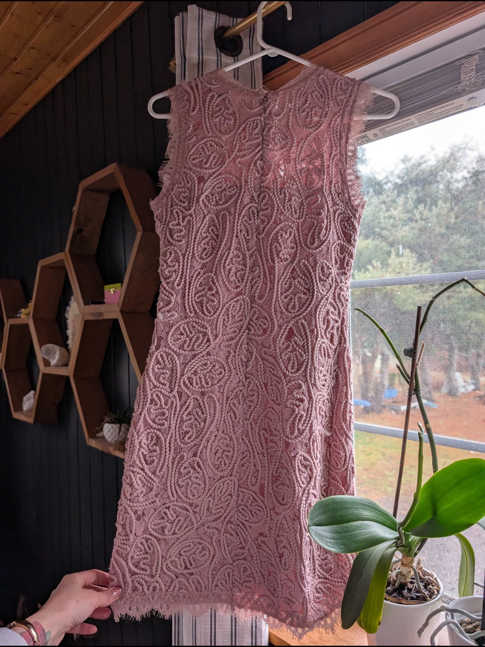 Sans Souci Dusty Rose Sleeveless Lace Midi Dress